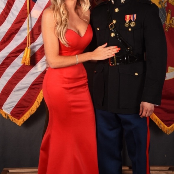 Royal Queen Sweetheart Neckline Strapless Evening Gown Size 12 Coral Pink - Picture 16 of 16